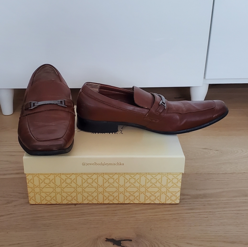 Men's dress shoes